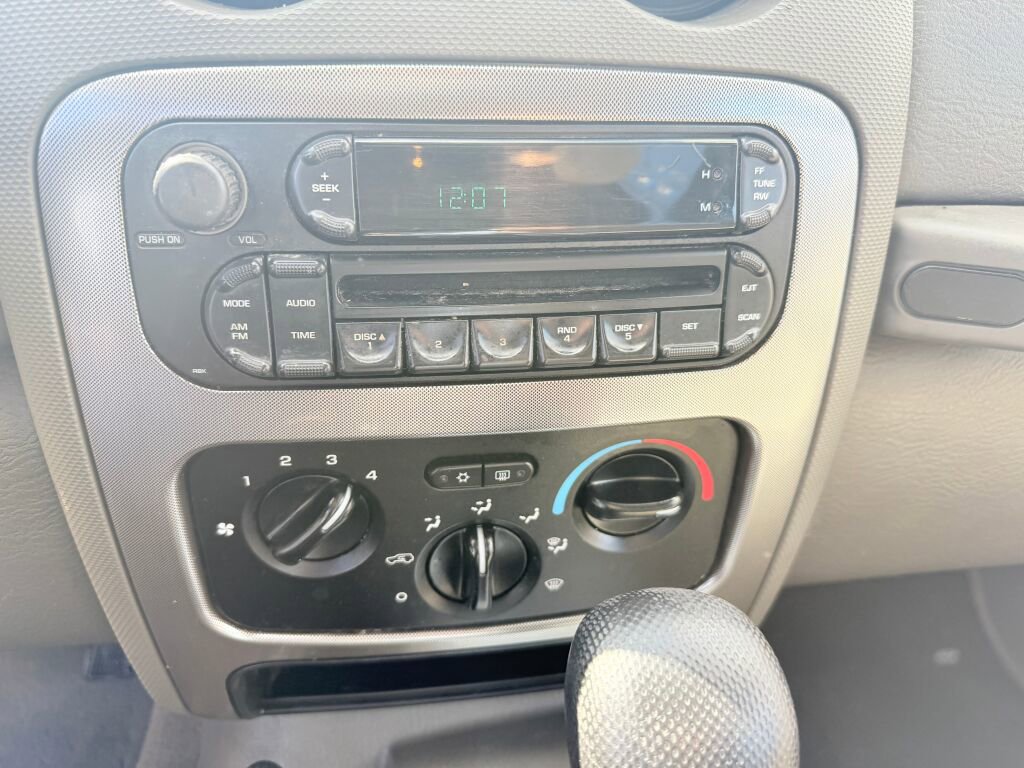 Used 2006 Jeep Liberty Renegade image 10