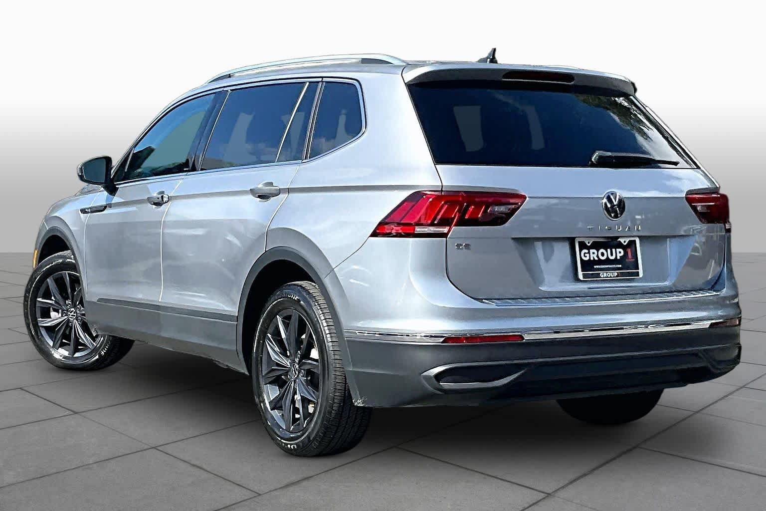 Used 2023 Volkswagen Tiguan SE FWD image 12