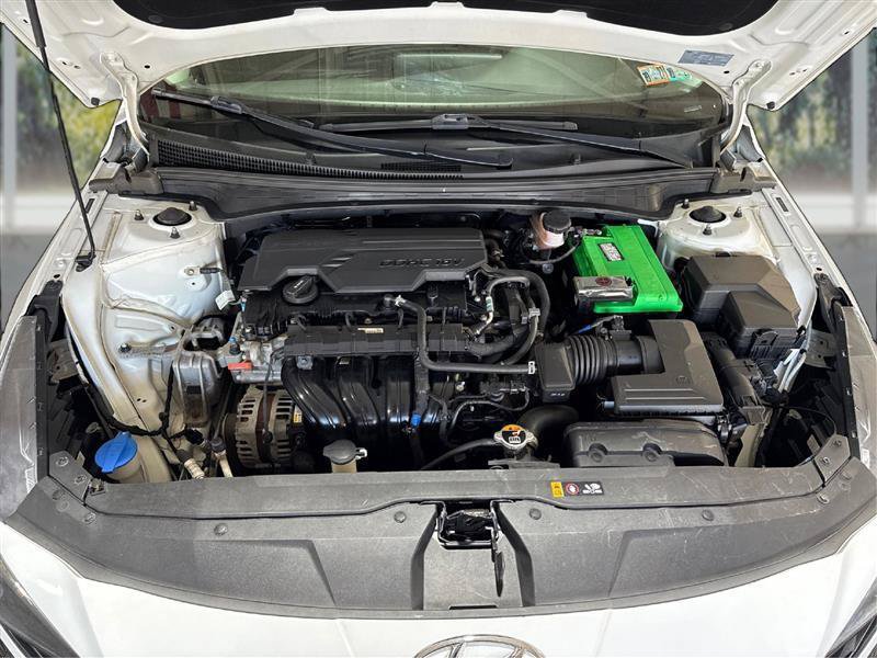 Used 2021 Hyundai Elantra SE FWD image 21