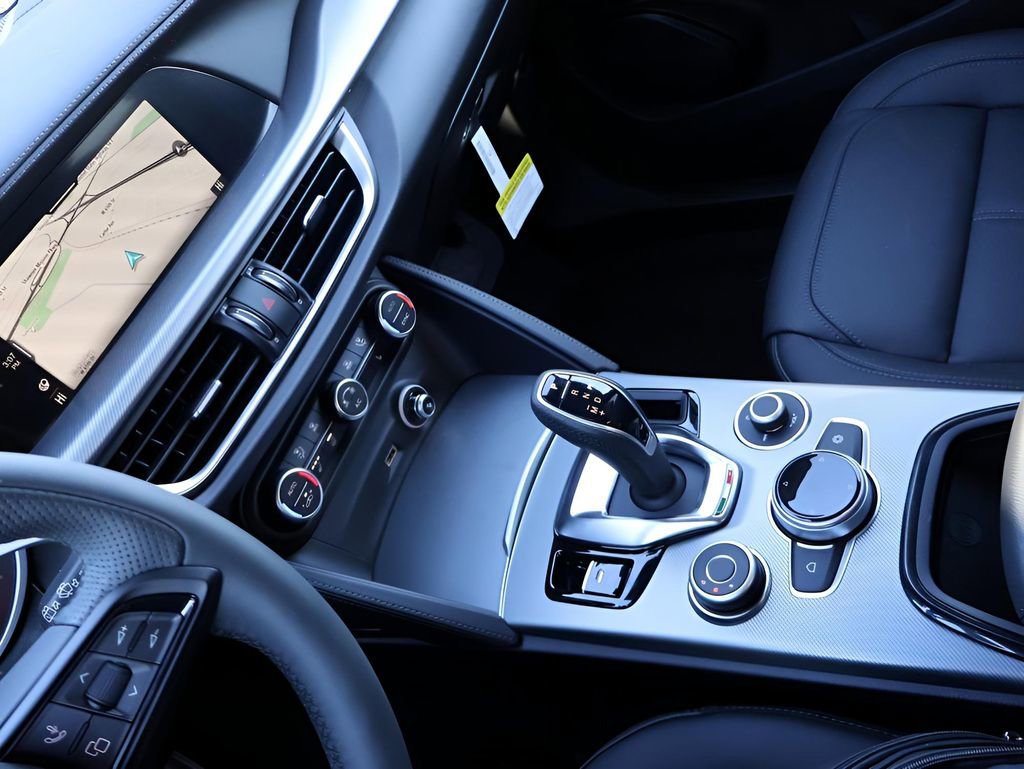 New 2025 Alfa Romeo Stelvio Sprint image 21