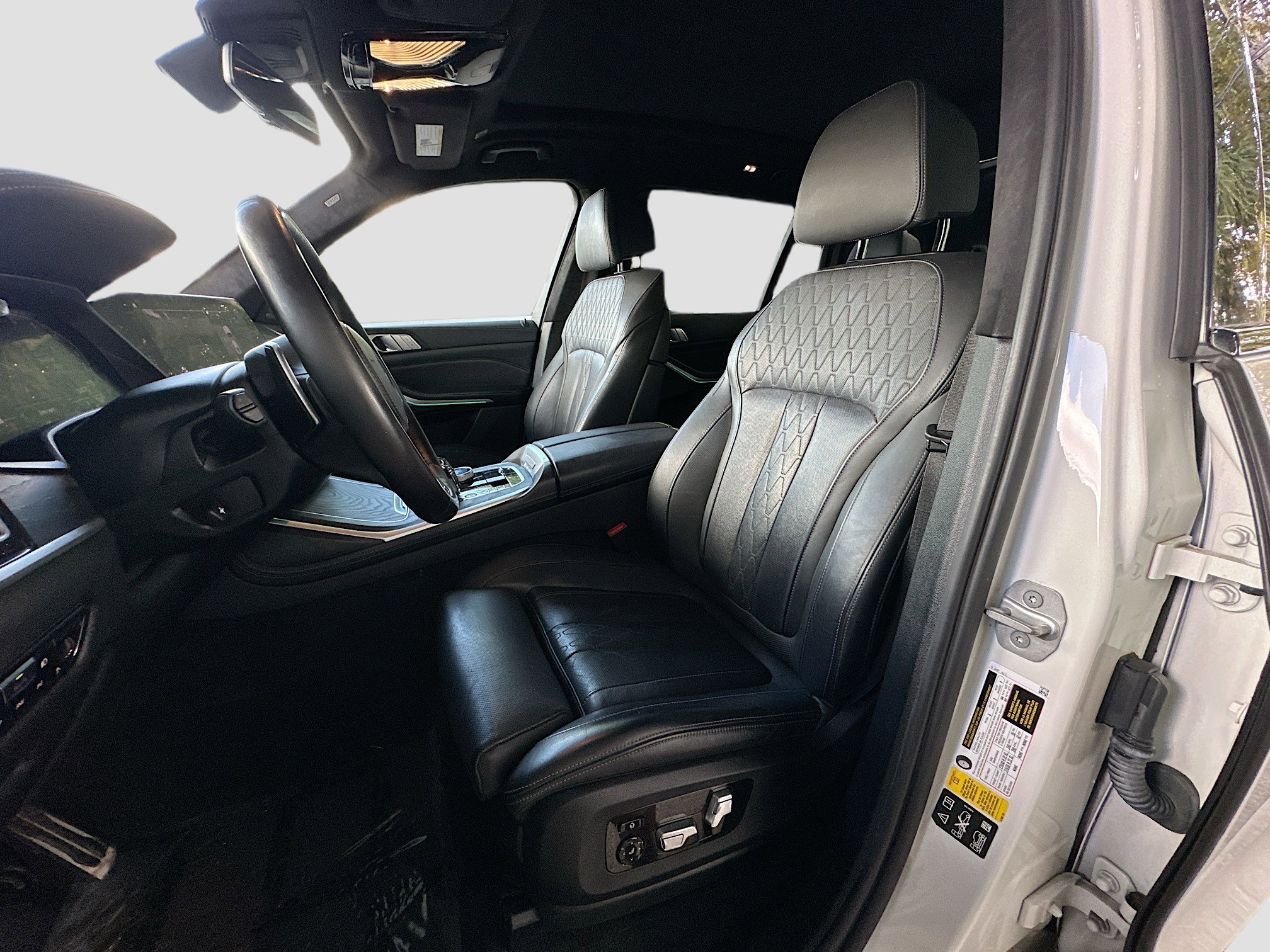 Certified 2022 BMW X7 M50i image 22