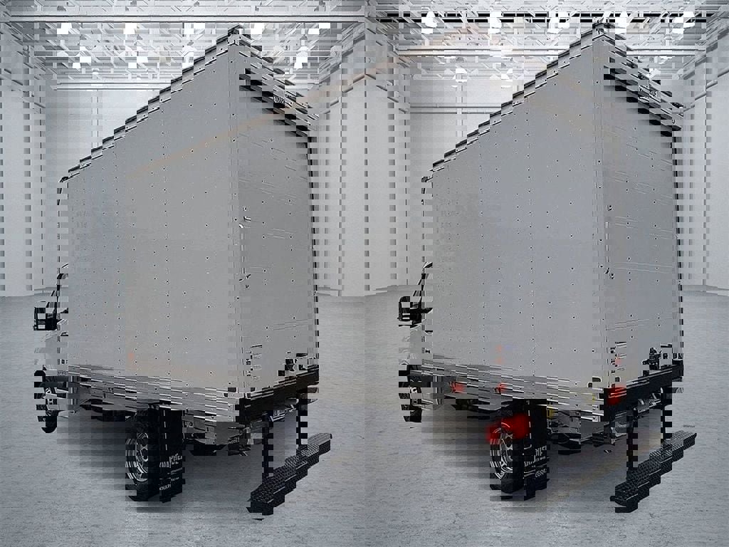 Used 2024 Mercedes-Benz Sprinter 4500 image 2