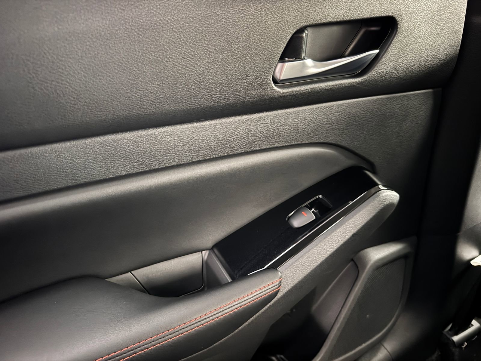 Used 2024 Nissan Altima 2.5 SR image 26