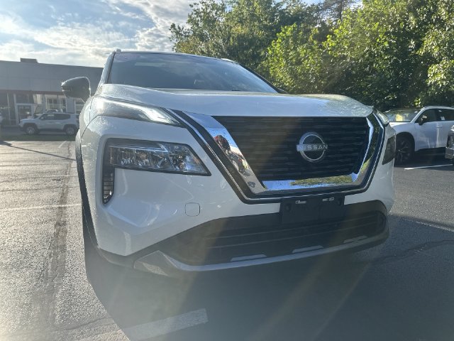 Used 2023 Nissan Rogue SL AWD/4WD image 12