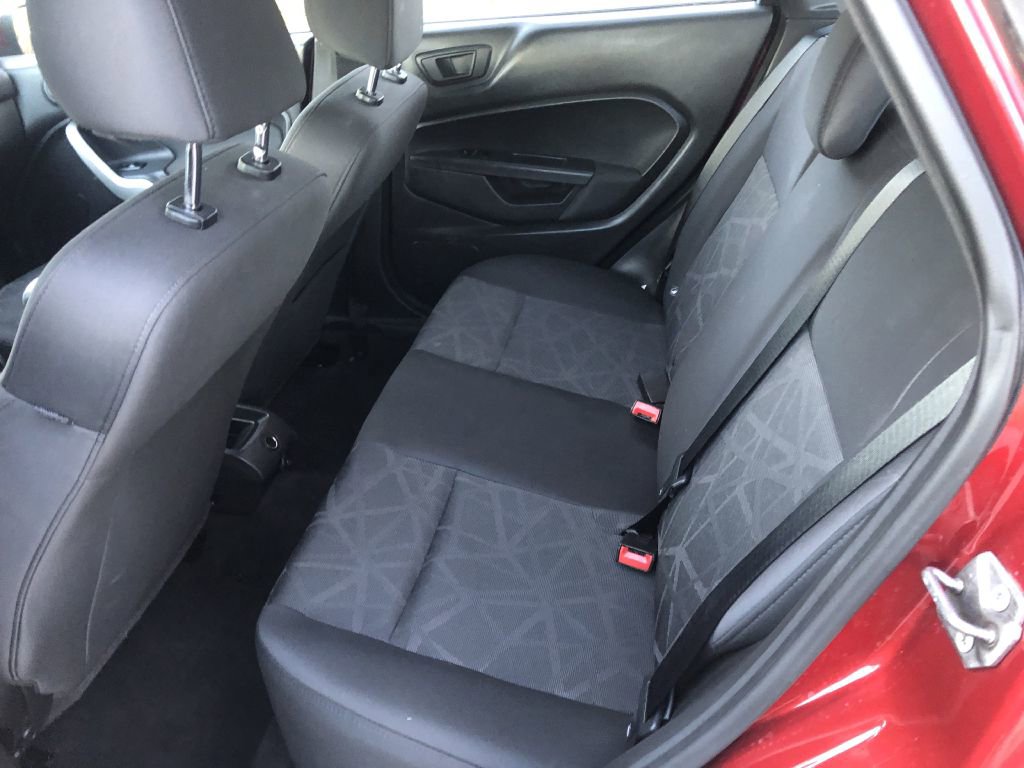 Used 2013 Ford Fiesta SE image 20