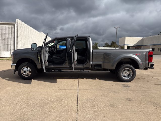 New 2027 Ford F350 XLT w/ XLT Premium Package AWD/4WD image 11
