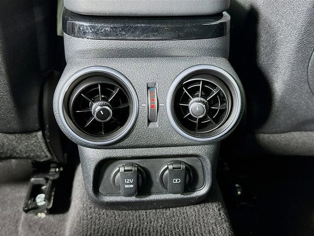 Used 2018 Kia Stinger Premium image 26