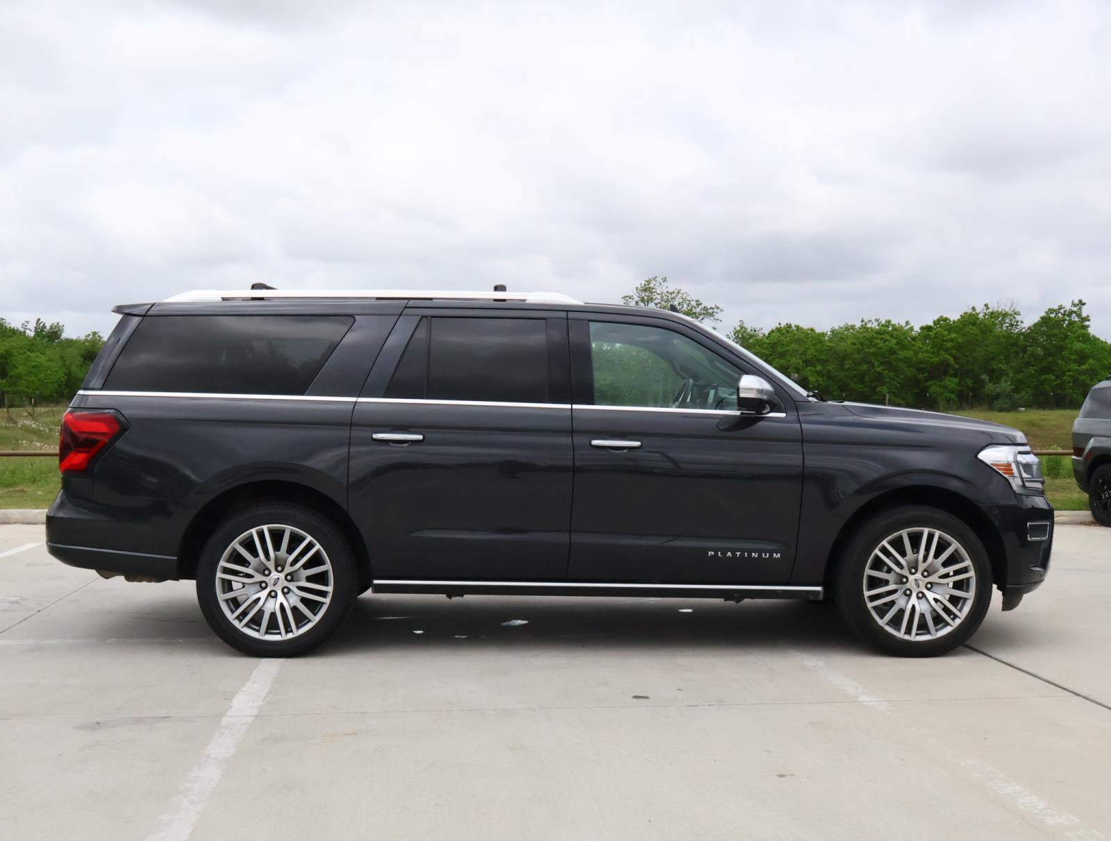 Used 2022 Ford Expedition Max Platinum image 6