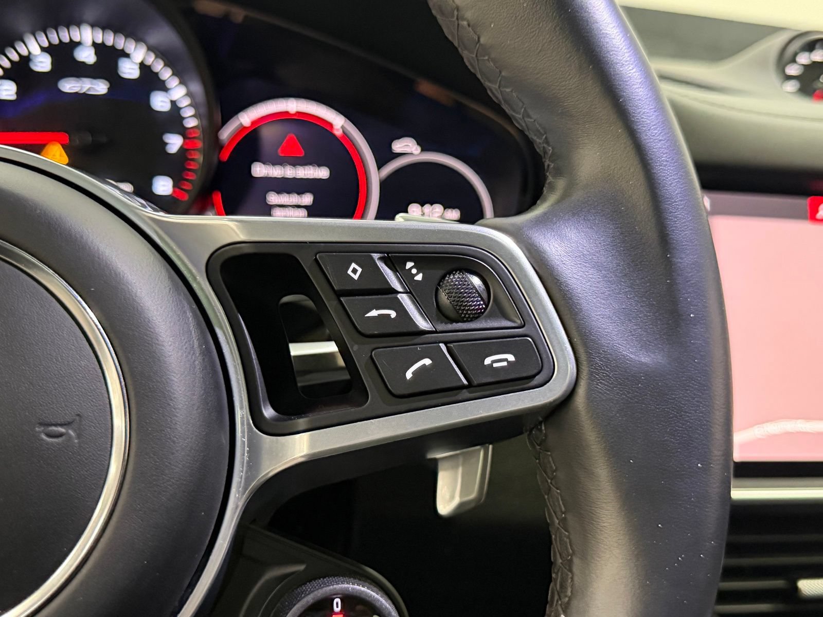 Used 2021 Porsche Cayenne GTS AWD/4WD image 31