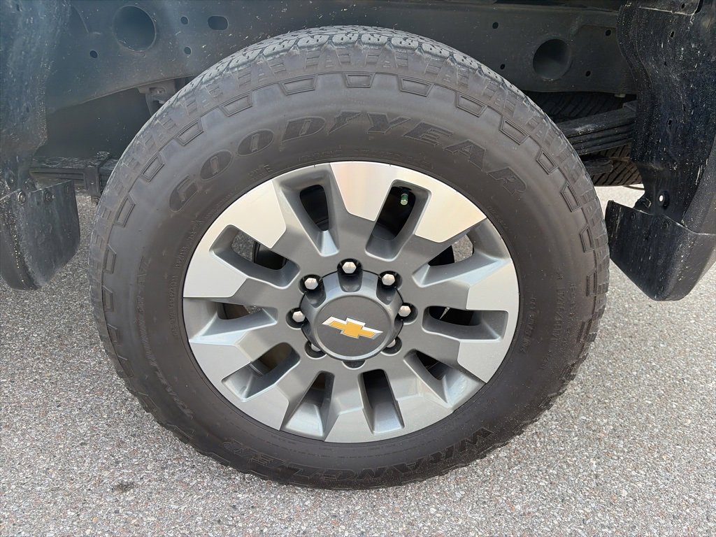 Used 2024 Chevrolet Silverado 2500 Custom w/ Custom Value Package image 12