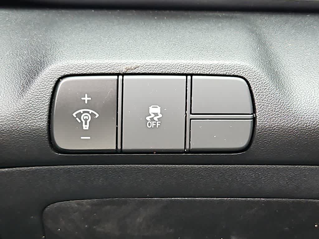 Used 2025 Hyundai Elantra Sport FWD image 22
