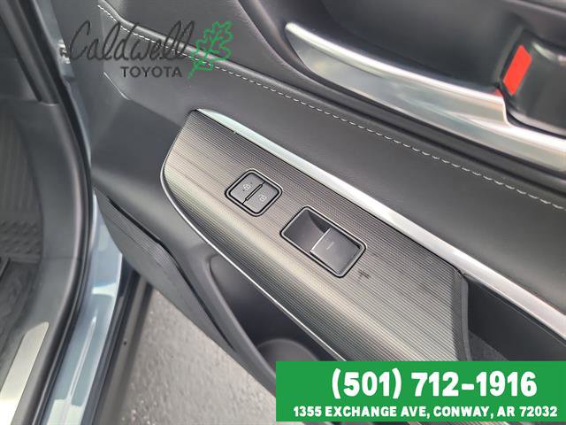 Used 2024 Toyota Venza Limited image 31