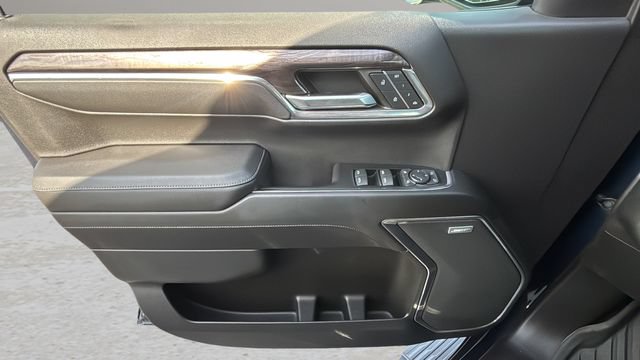 Used 2022 Chevrolet Silverado 1500 LTZ AWD/4WD image 17