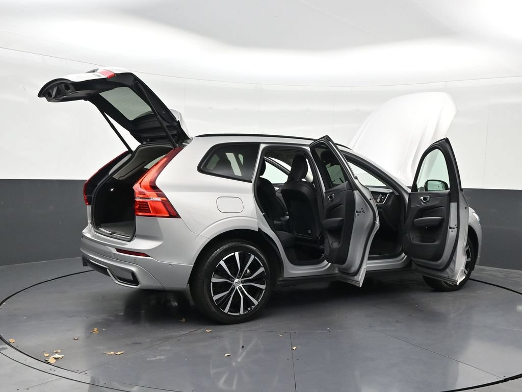 Certified 2024 Volvo XC60 B5 Plus w/ Climate Package AWD/4WD image 31