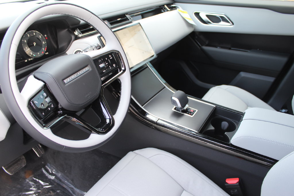 New 2026 Land Rover Range Rover Velar Dynamic SE AWD/4WD image 11