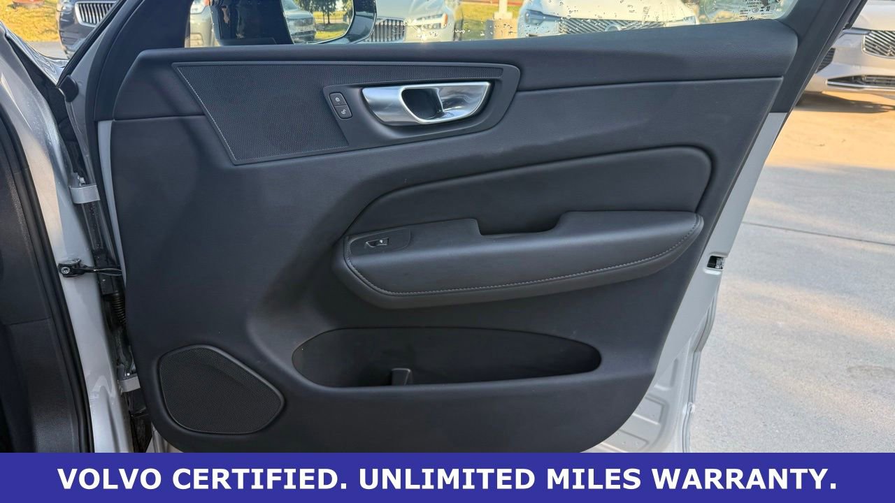 Certified 2025 Volvo XC60 B5 Plus AWD/4WD image 10