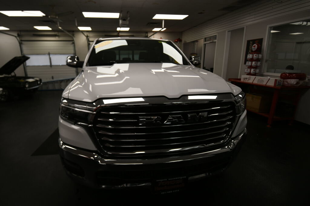 Used 2026 RAM 1500 Laramie AWD/4WD image 3