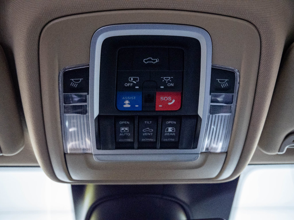 Used 2020 RAM 3500 Laramie image 14