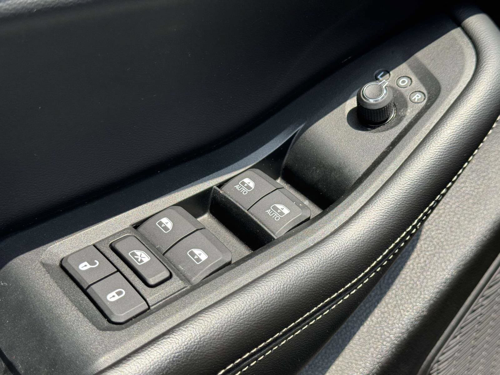 Used 2024 Jeep Grand Cherokee Altitude AWD/4WD image 17