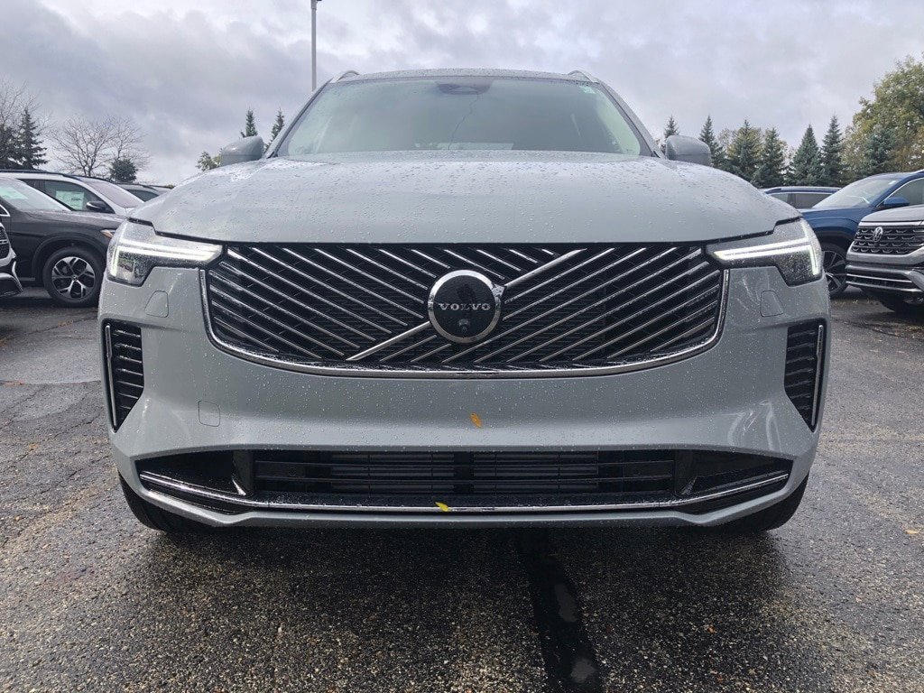 New 2026 Volvo XC90 T8 Plus w/ Protection Package Premier image 2