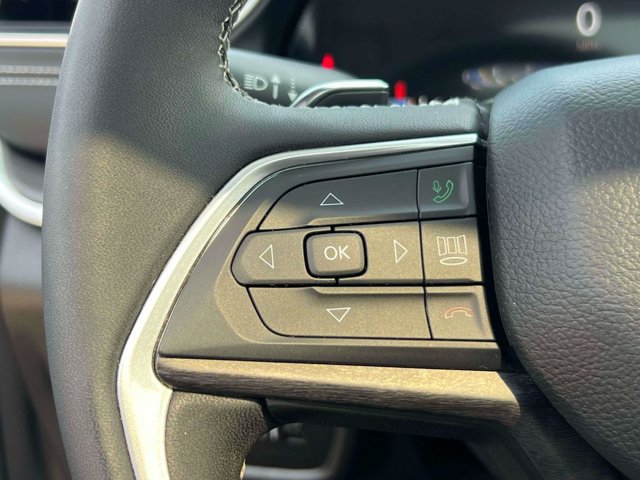 Used 2023 Jeep Grand Cherokee L Limited AWD/4WD image 21