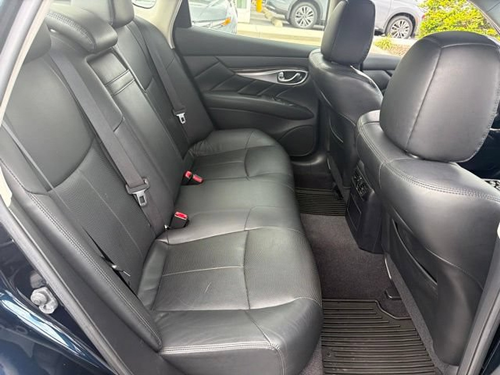Used 2015 INFINITI Q70 3.7 AWD/4WD image 14