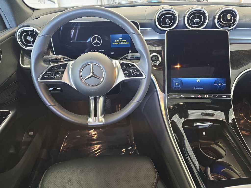 Used 2025 Mercedes-Benz GLC 300 image 17