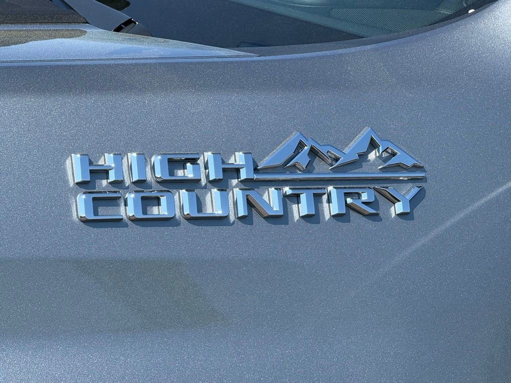 Used 2024 Chevrolet Silverado 2500 High Country w/ High Country Premium Package AWD/4WD image 46