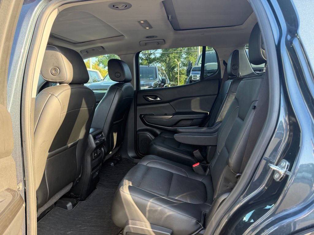 Used 2019 GMC Acadia SLT w/ LPO, Cargo Package AWD/4WD image 16