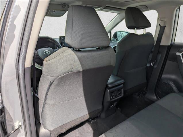 Used 2021 Toyota RAV4 XLE w/ Convenience Package image 22