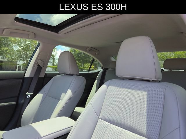 Used 2017 Lexus ES 300h w/ Luxury Package FWD image 21