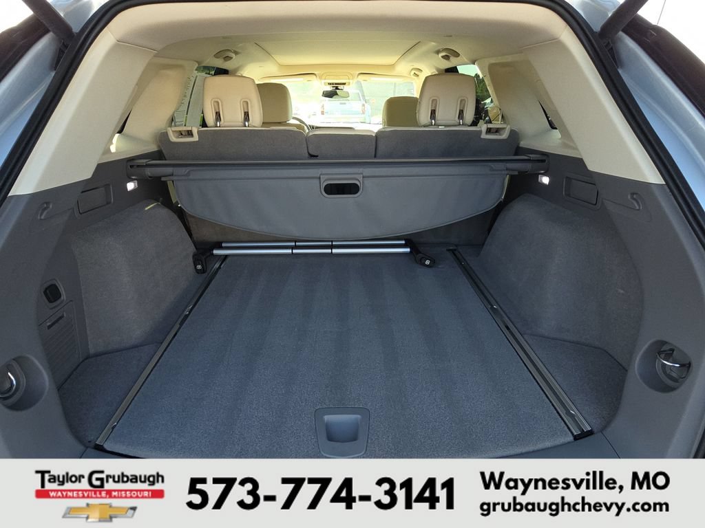 Used 2018 Cadillac XT5 Luxury w/ Driver Awareness Package FWD image 33