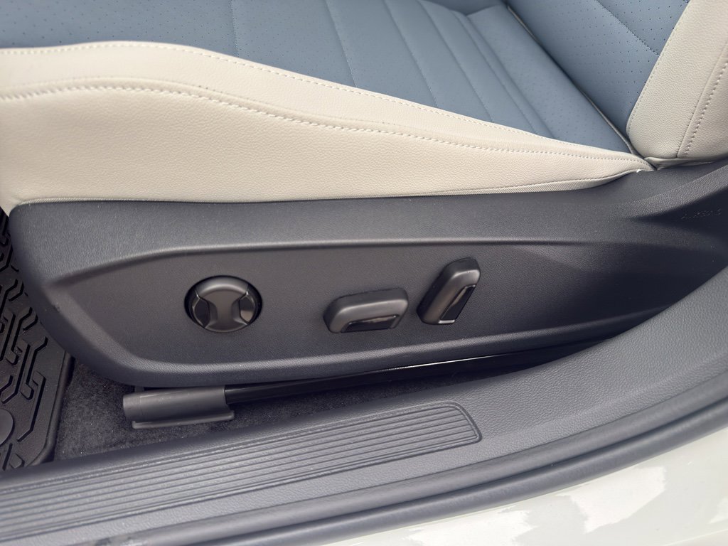 New 2026 Volkswagen Jetta SE FWD image 11