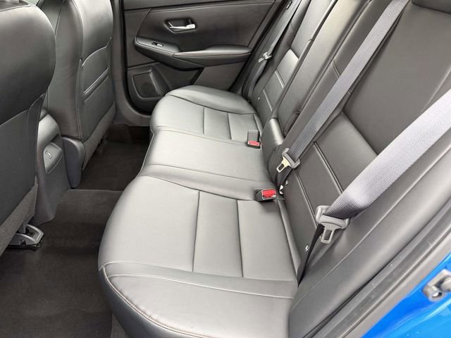 Used 2023 Nissan Sentra SR w/ SR Premium Package image 12