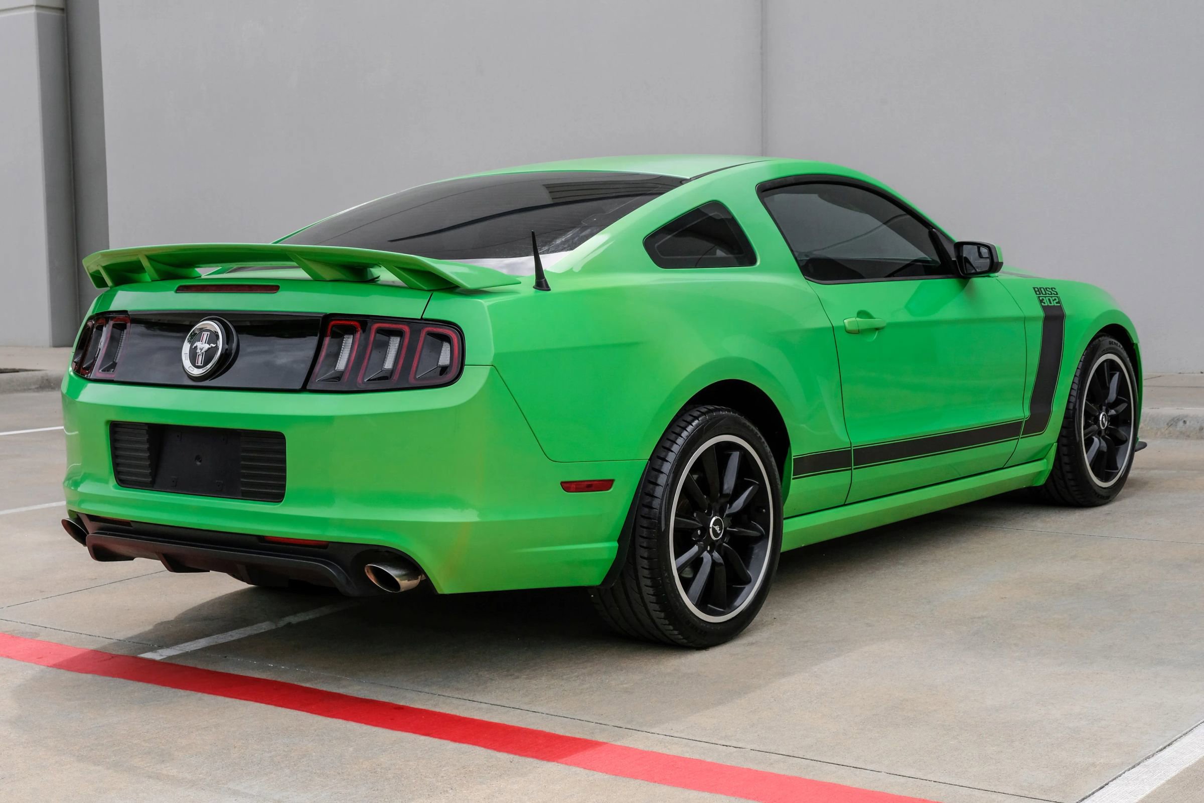 Used 2013 Ford Mustang Boss 302 w/ Boss 302 Accessory Pkg RWD image 4