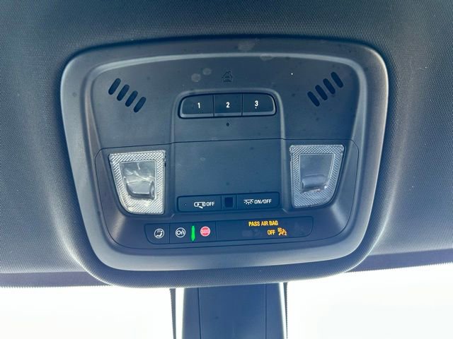 Used 2023 Chevrolet Traverse LT image 18