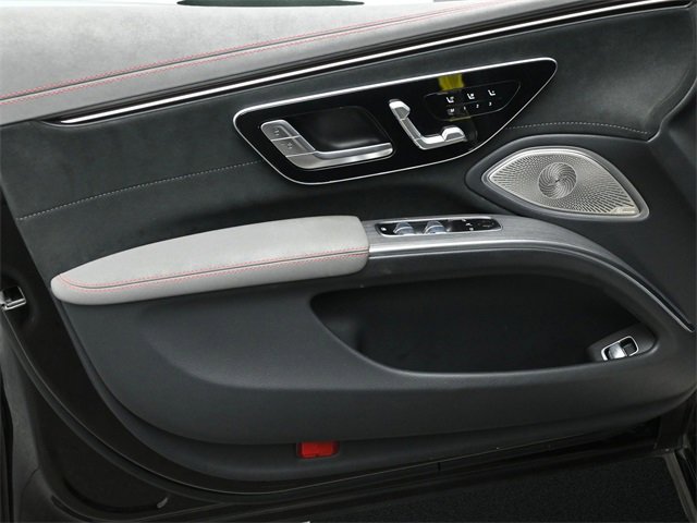Used 2022 Mercedes-Benz EQS 580 4MATIC Sedan image 9