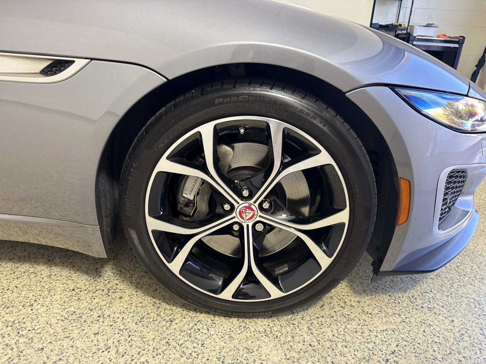 Certified 2021 Jaguar F-TYPE Coupe RWD image 9