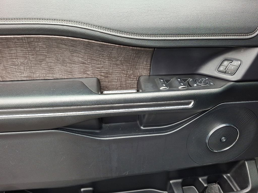 Used 2021 Ford Expedition Limited image 14
