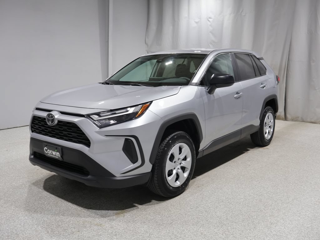Used 2024 Toyota RAV4 LE AWD/4WD image 5