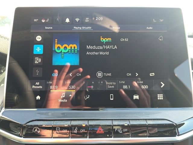 New 2026 Jeep Compass Limited image 18