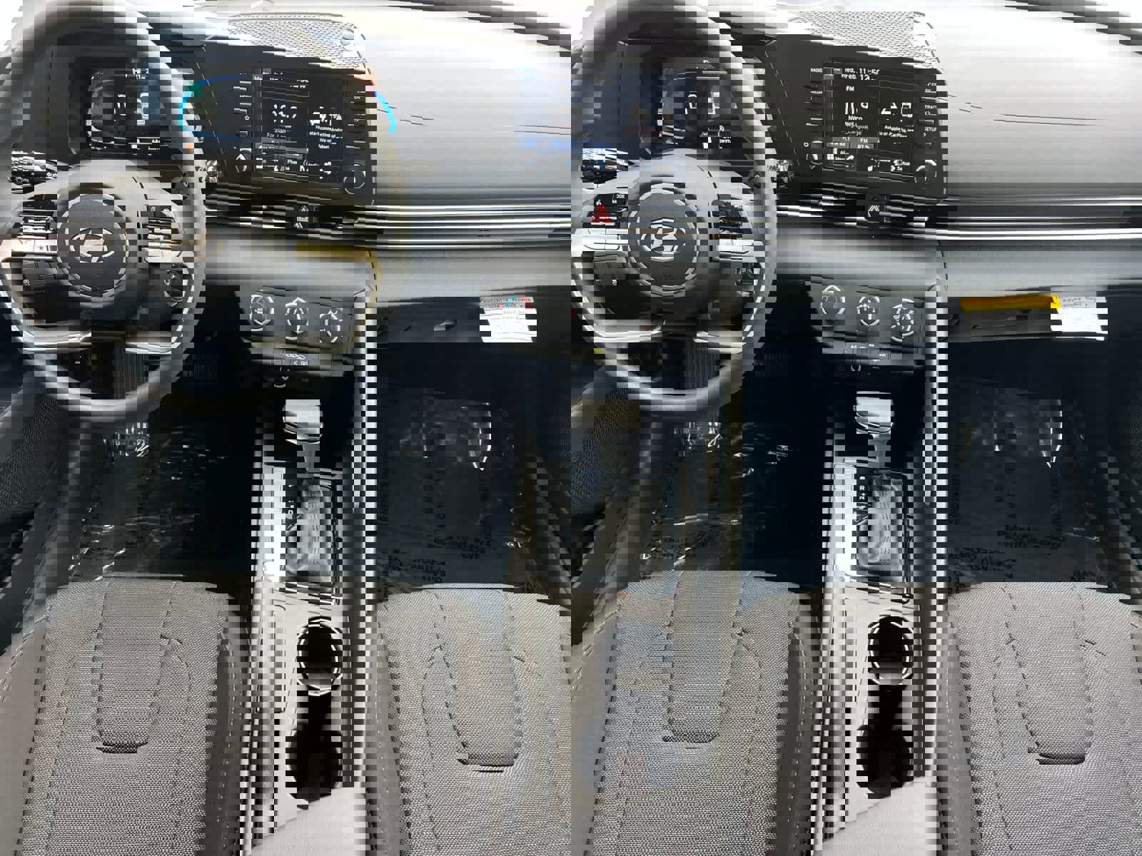 Certified 2025 Hyundai Elantra SE image 4