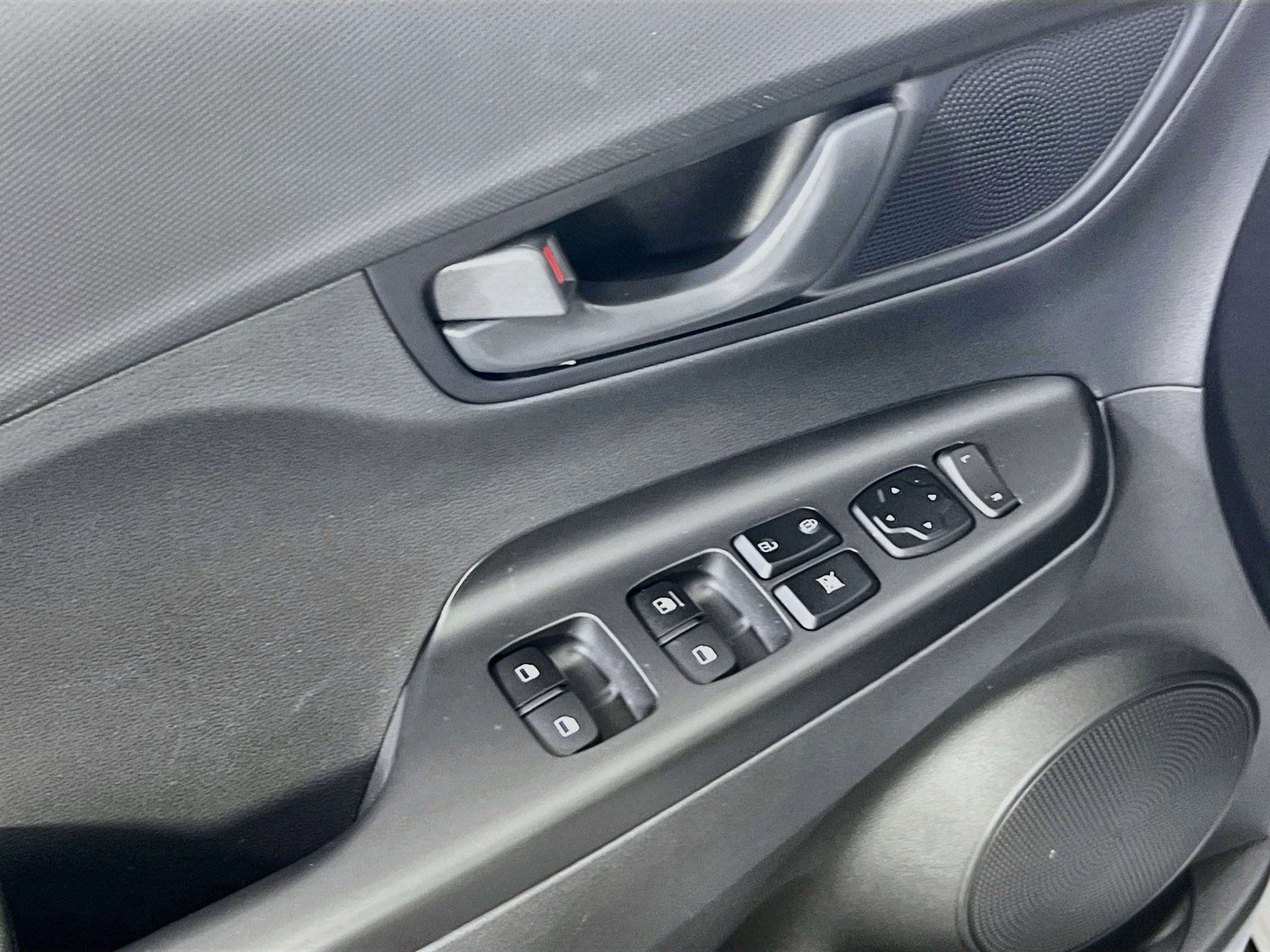 Used 2023 Hyundai Kona SE AWD/4WD image 16