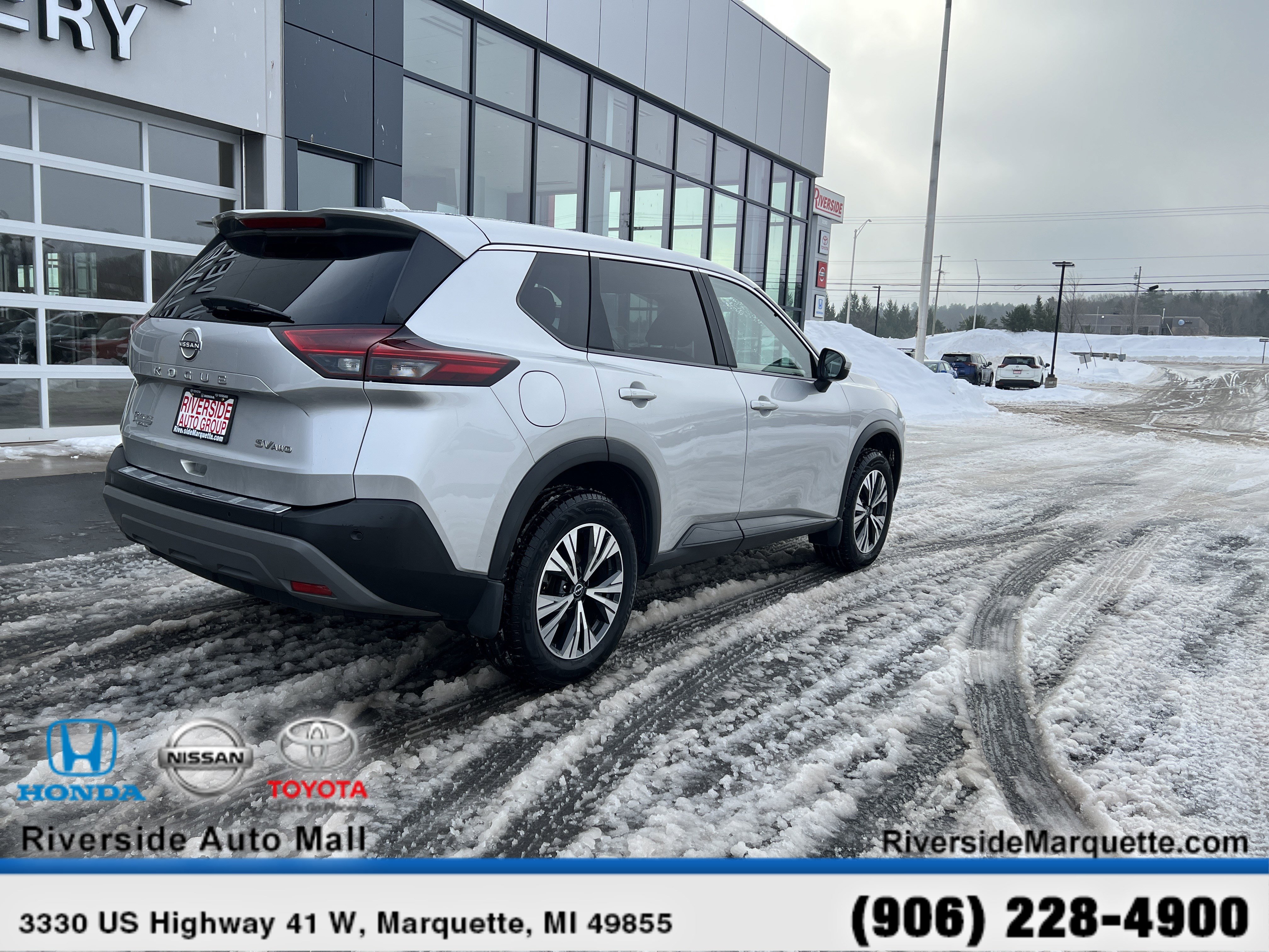 Used 2023 Nissan Rogue SV image 9