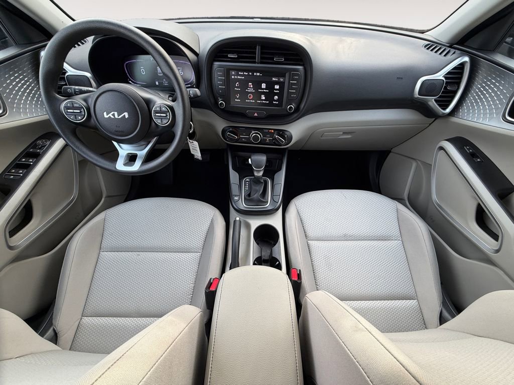 Used 2025 Kia Soul LX w/ LX Technology Package image 11