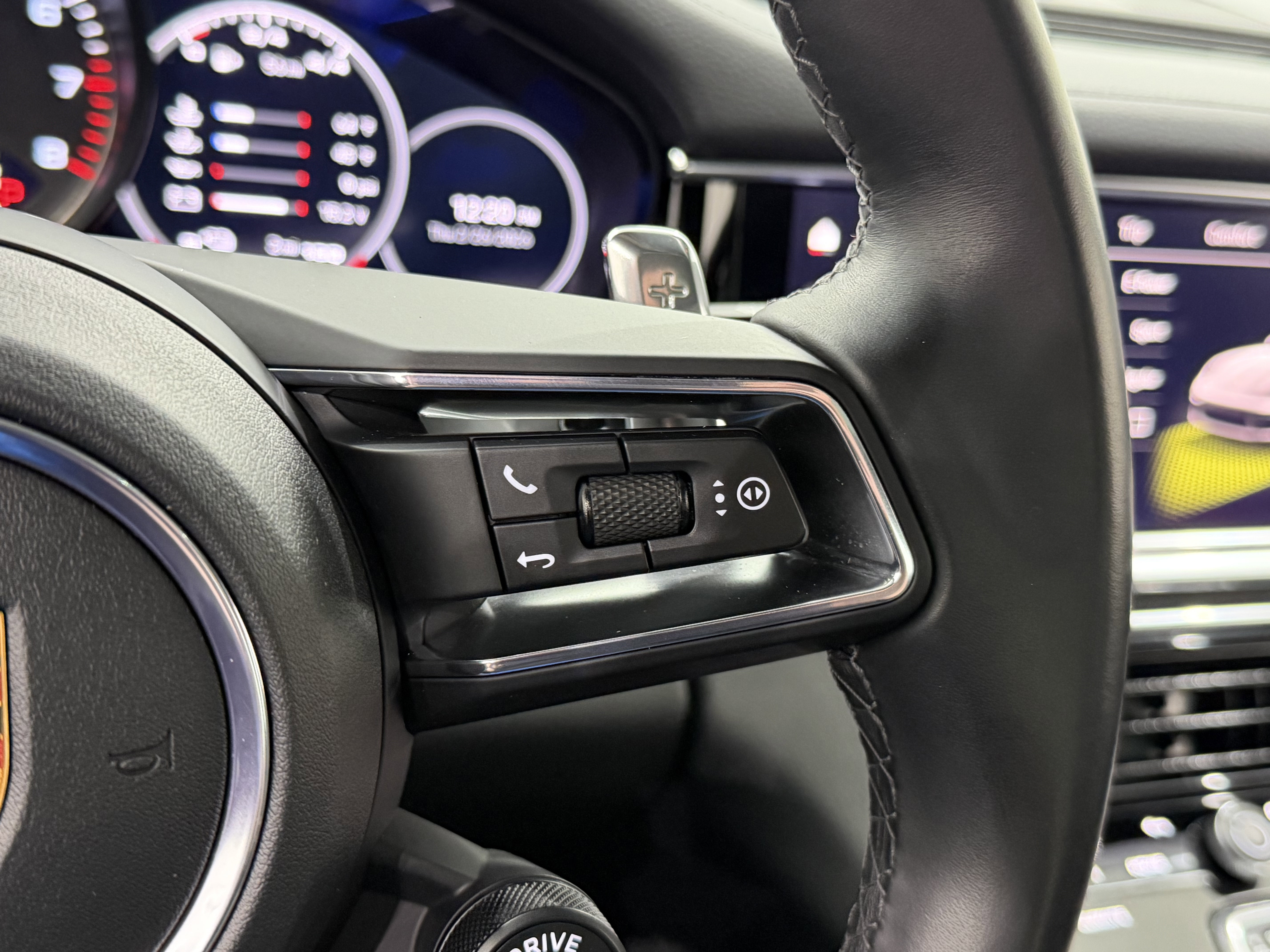 Certified 2023 Porsche Panamera 4 image 48