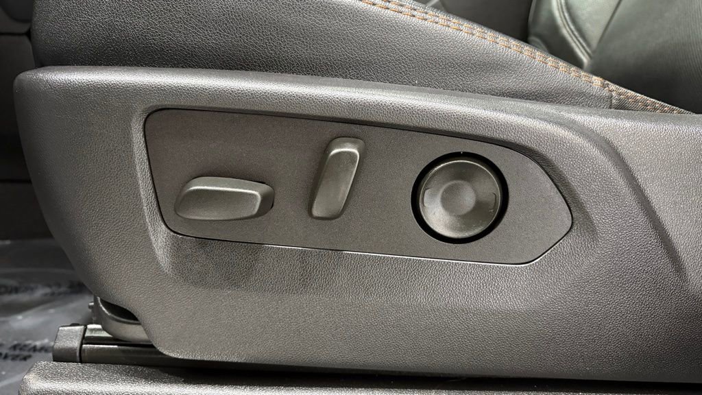 Used 2023 GMC Sierra 1500 AT4 w/ Technology Package image 15