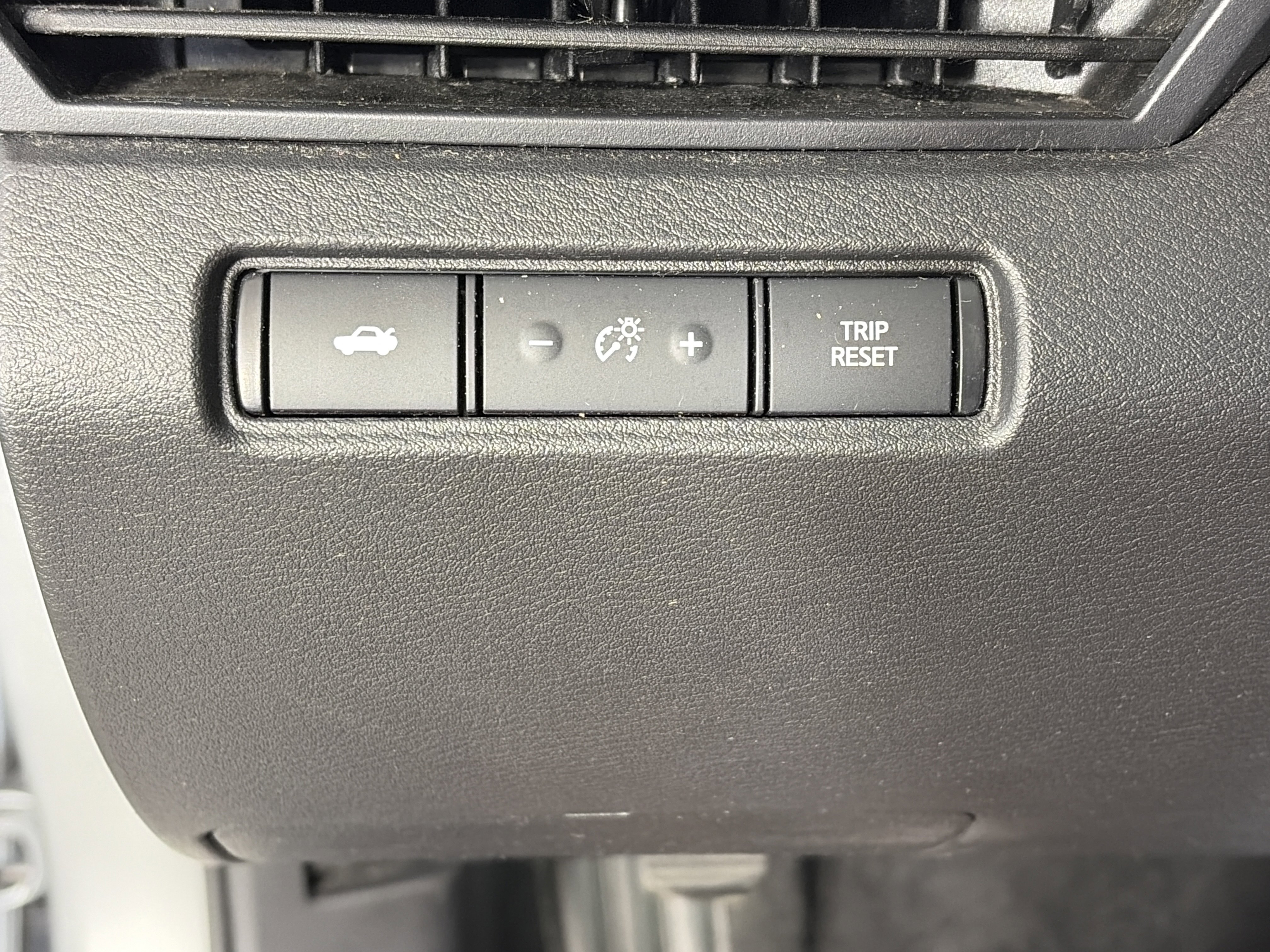 Used 2024 Nissan Altima 2.5 SR FWD image 25