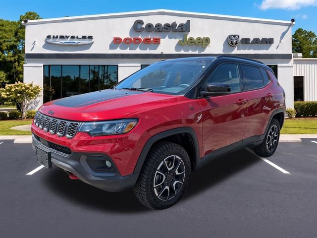 Used 2025 Jeep Compass Trailhawk AWD/4WD image 8