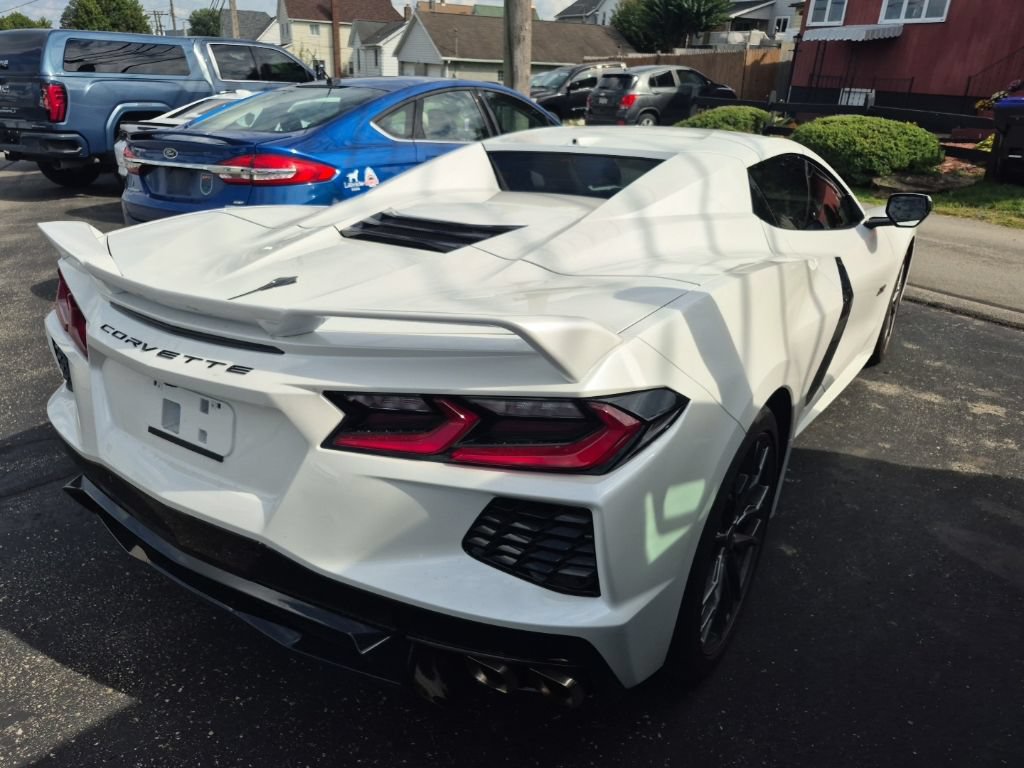 Used 2023 Chevrolet Corvette Stingray Premium Conv w/ Z51 Performance Package RWD image 7